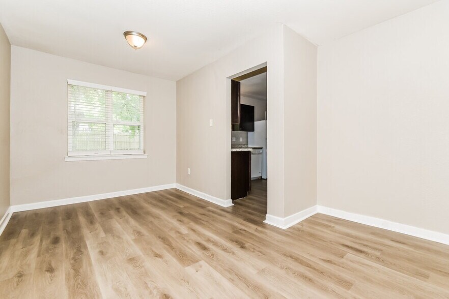 Building Photo - 1513 Delmar Dr