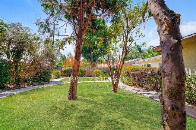 Building Photo - 5155 Harriett Cir