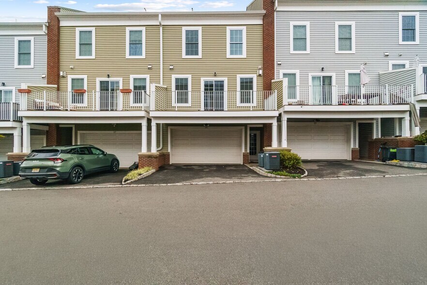 Building Photo - 205 Roosevelt Dr