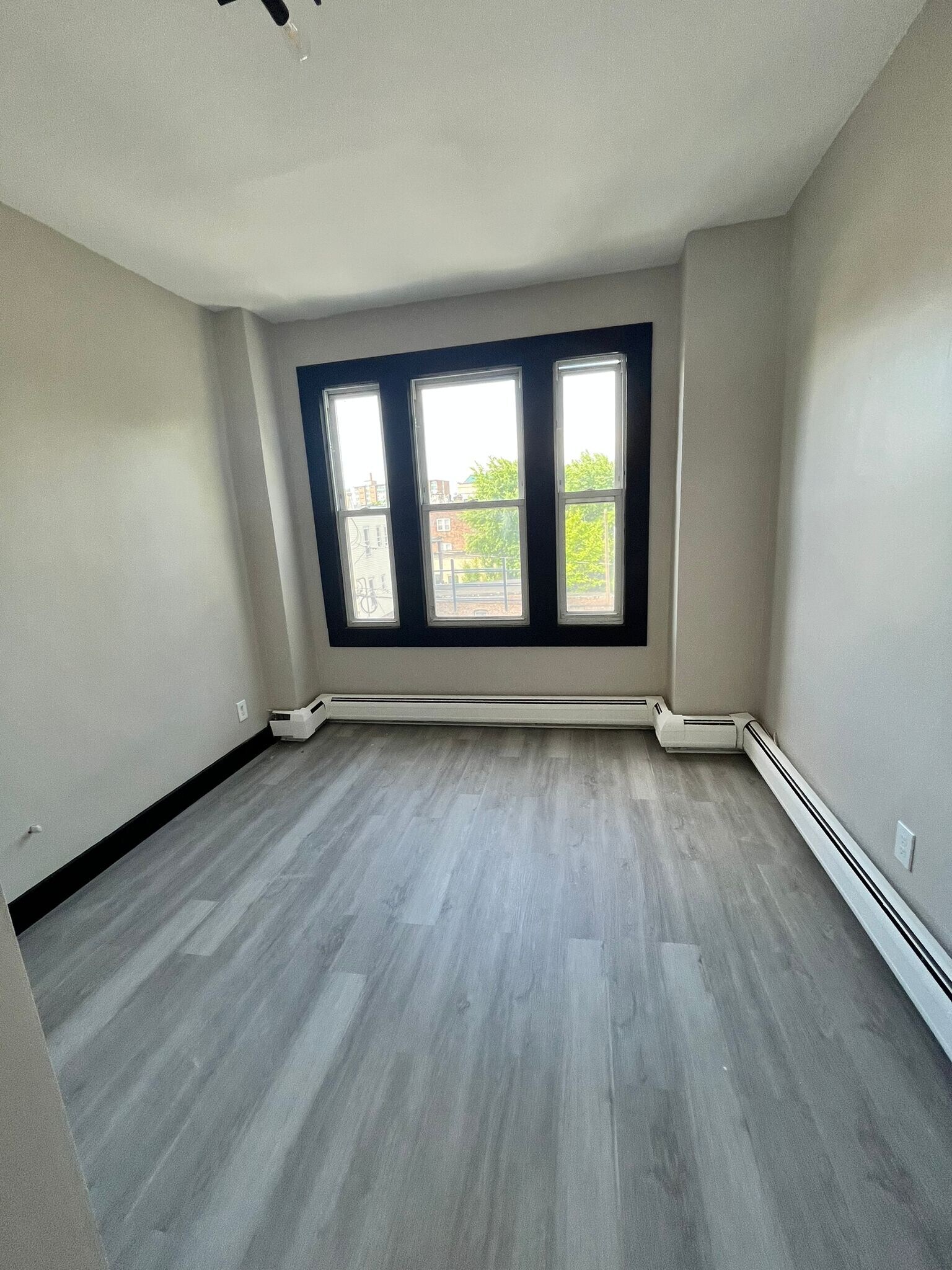 8 Sheffield St 3L - 9 Sheffield St