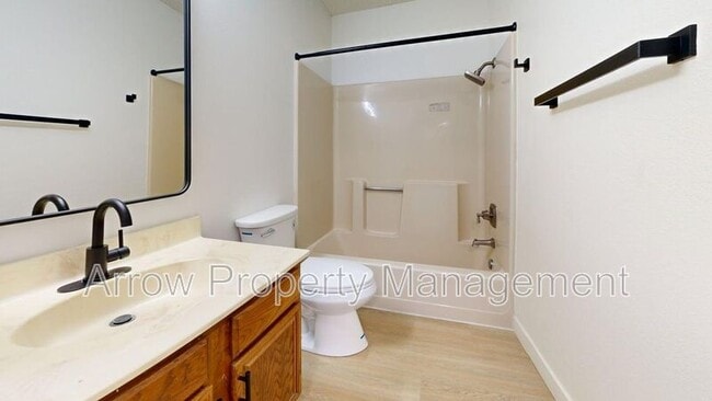 Building Photo - 205 E Arbor Ave