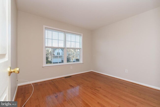 Building Photo - 521 Dogwood Dr