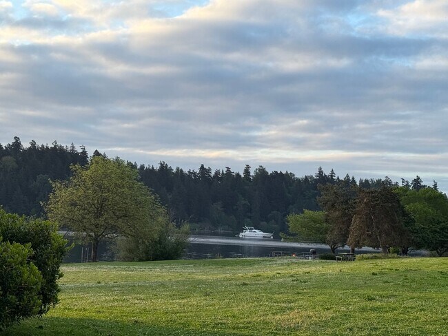 Building Photo - Lake Front House Seward Park