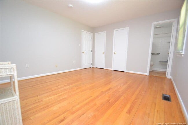 Building Photo - 806 Kingswood Dr