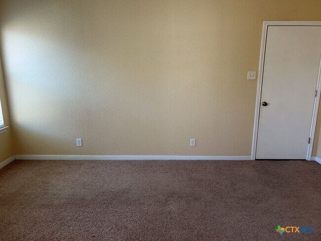 Building Photo - 2509 Lavender Ln