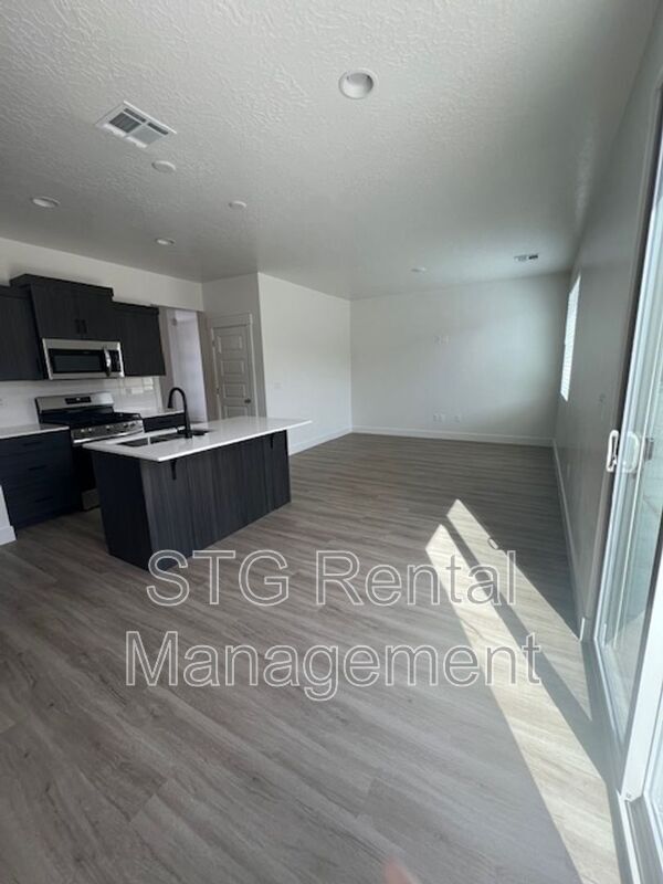 Building Photo - 4216 Strider Ln