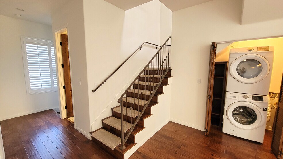Building Photo - 3823 Huron Ave