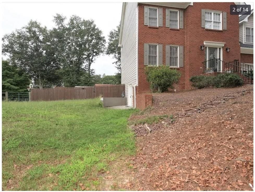 Building Photo - 2945 Riverbend Dr