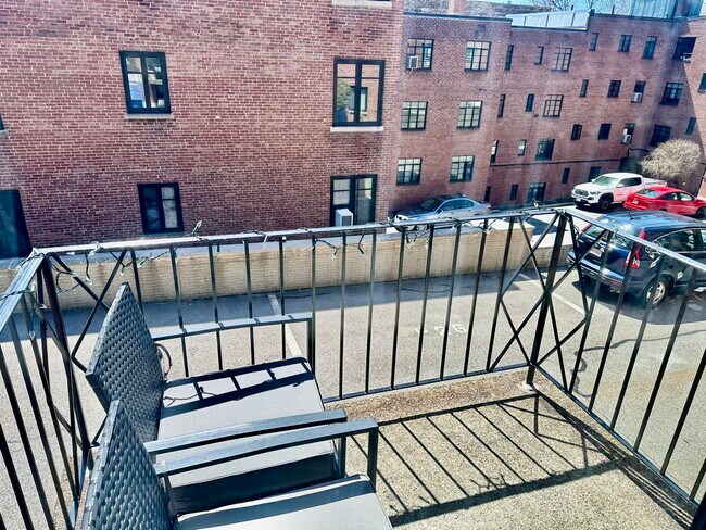 Building Photo - 85 Sutherland Rd