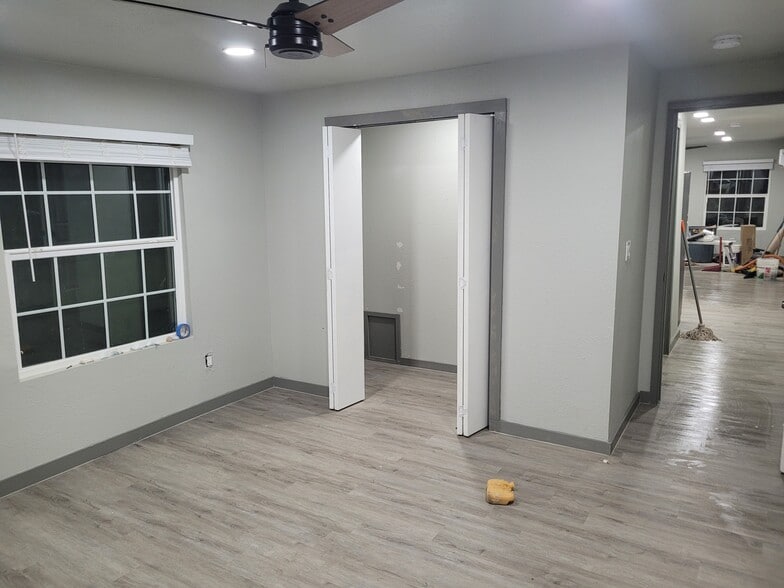 Building Photo - 2707 1st St