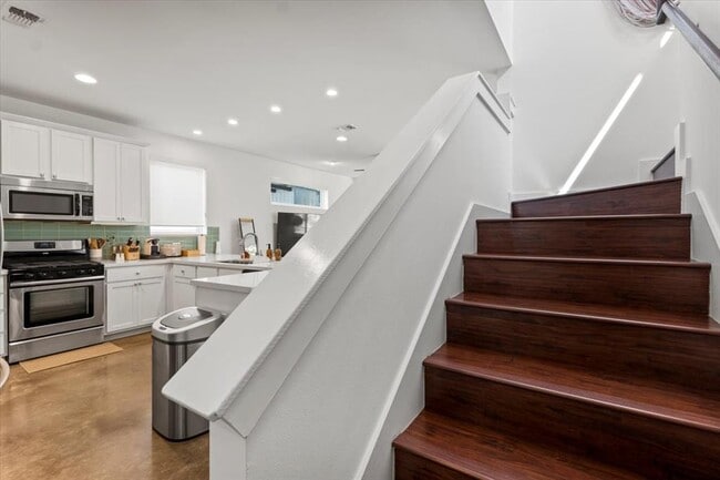 Building Photo - 3505 Villa Ct