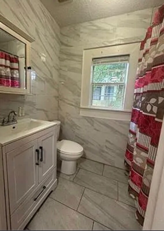 Building Photo - 2219 Locust St