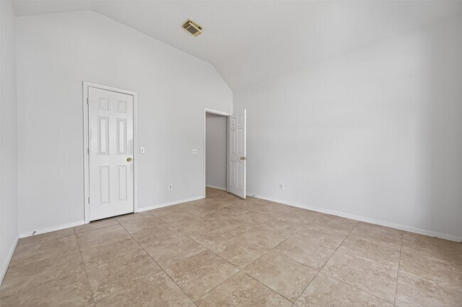 Building Photo - 12727 Magnolia Leaf St