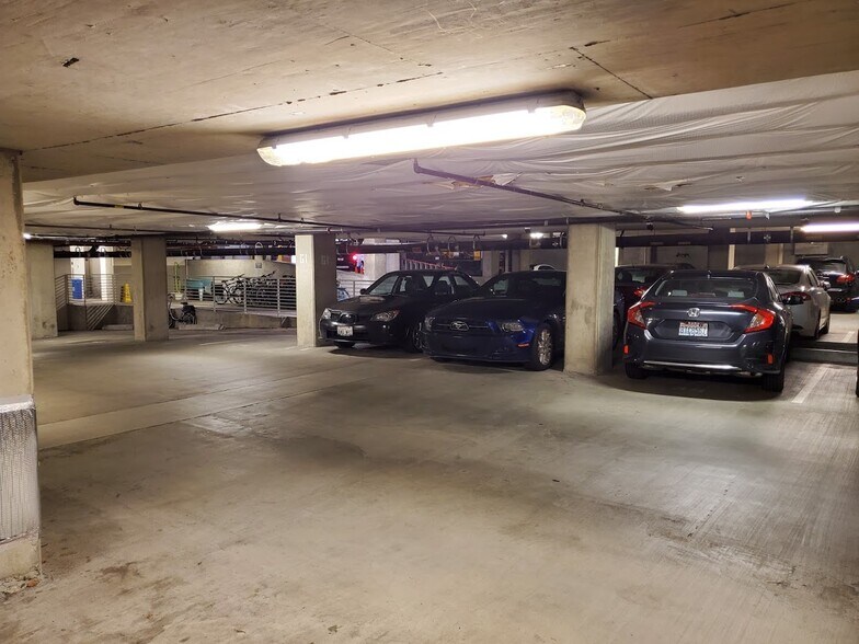 Building Photo - 2911 2nd Ave