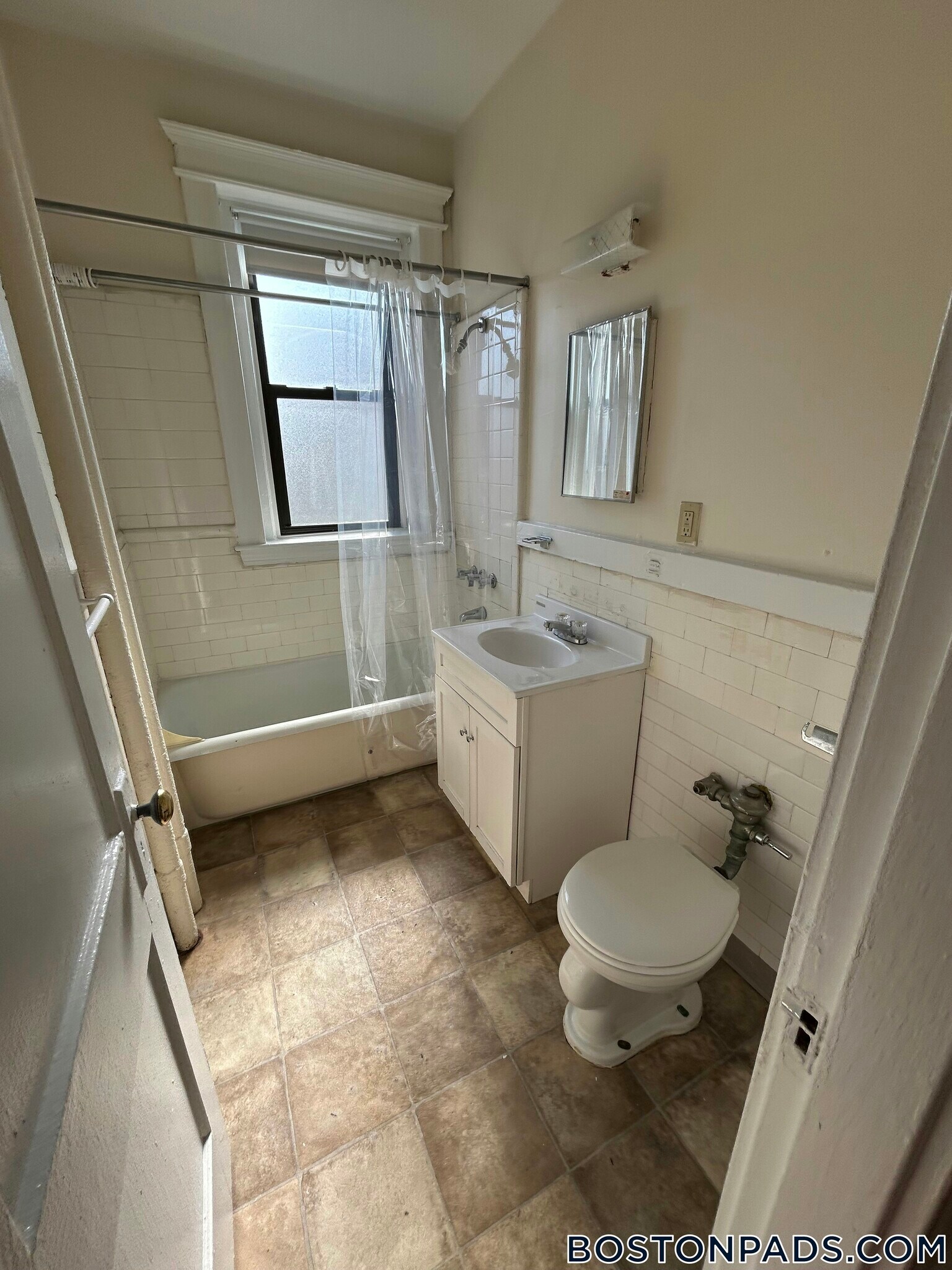 Building Photo - 1144 Commonwealth Ave