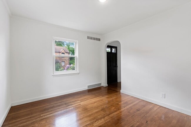 Building Photo - AVAILABLE NOW! Fully RENOVATED 3 bedroom in McKeesport!