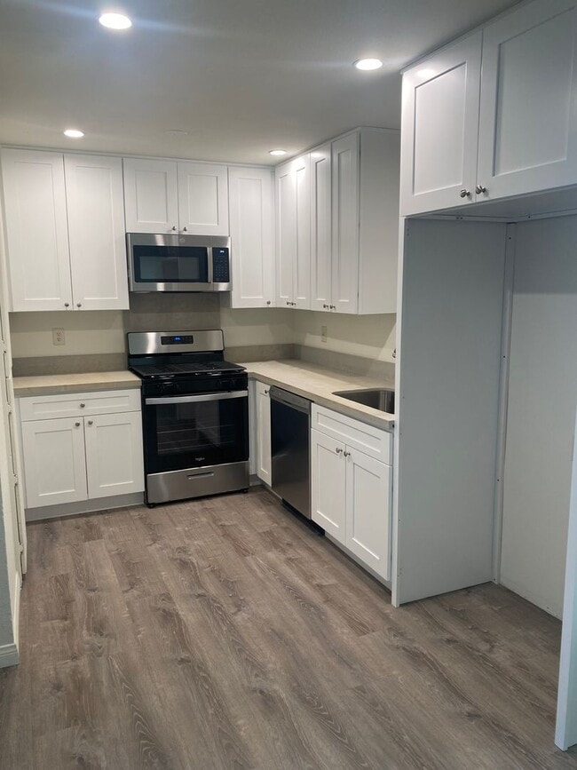 Primary Photo - 2 story 2 bed, 1 1/2 bath Monticello Condo