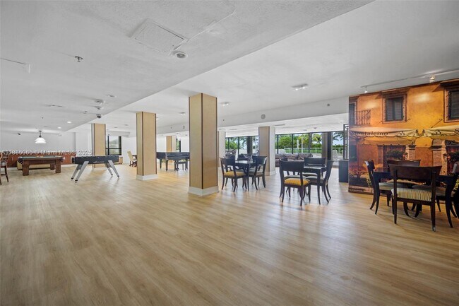 Building Photo - 10185 Collins Ave