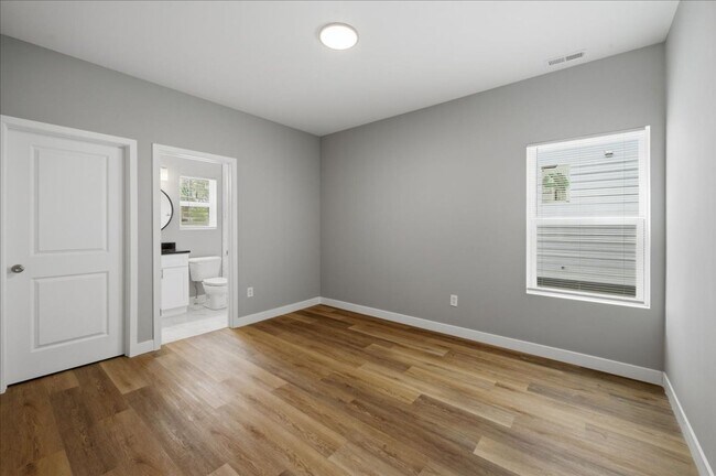 Building Photo - 2813 N Talbott St