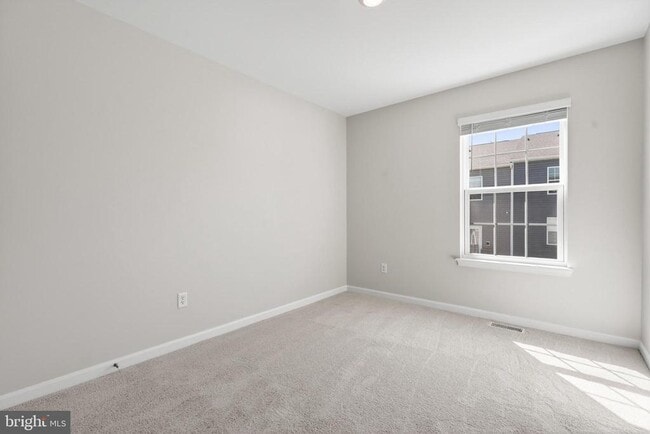 Building Photo - 183 Caterpillar Dr