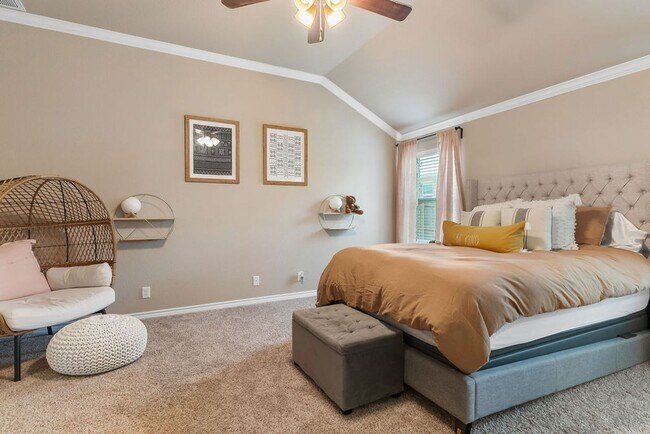 Building Photo - Half Off First Months Rent!!!