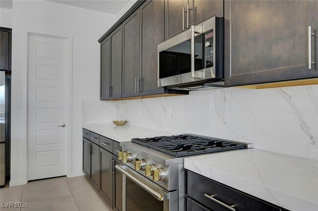 Building Photo - 10851 Mila Lndg Ave