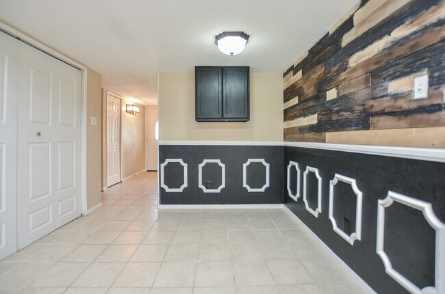Building Photo - 17323 Glenpatti Dr