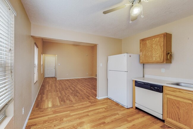 Building Photo - 10728 Hatch Dr NW