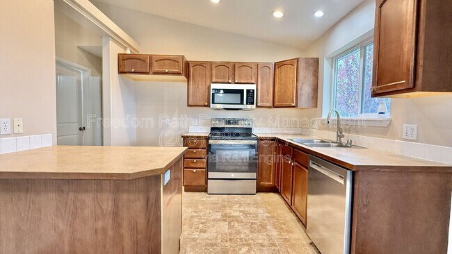 Building Photo - 1258 N Monticello St