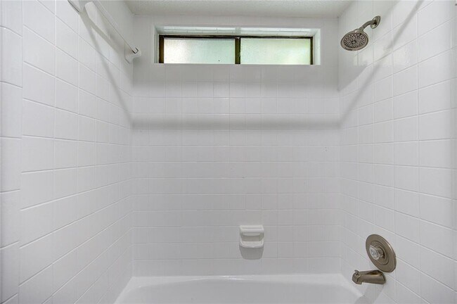 Building Photo - 4927 Kenlake Grove Dr