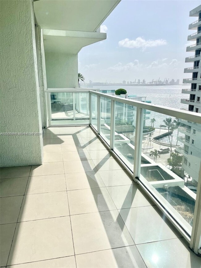 Building Photo - 218 SE 14th St