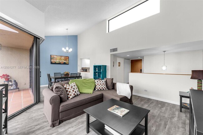 Building Photo - 6701 SW 116th Ct