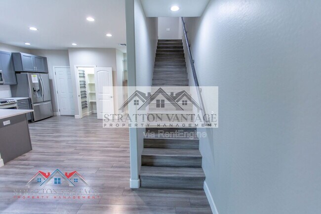 Building Photo - 1406 W Main St