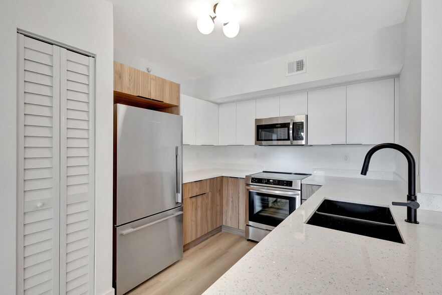 Kitchen - 651 Okeechobee Blvd