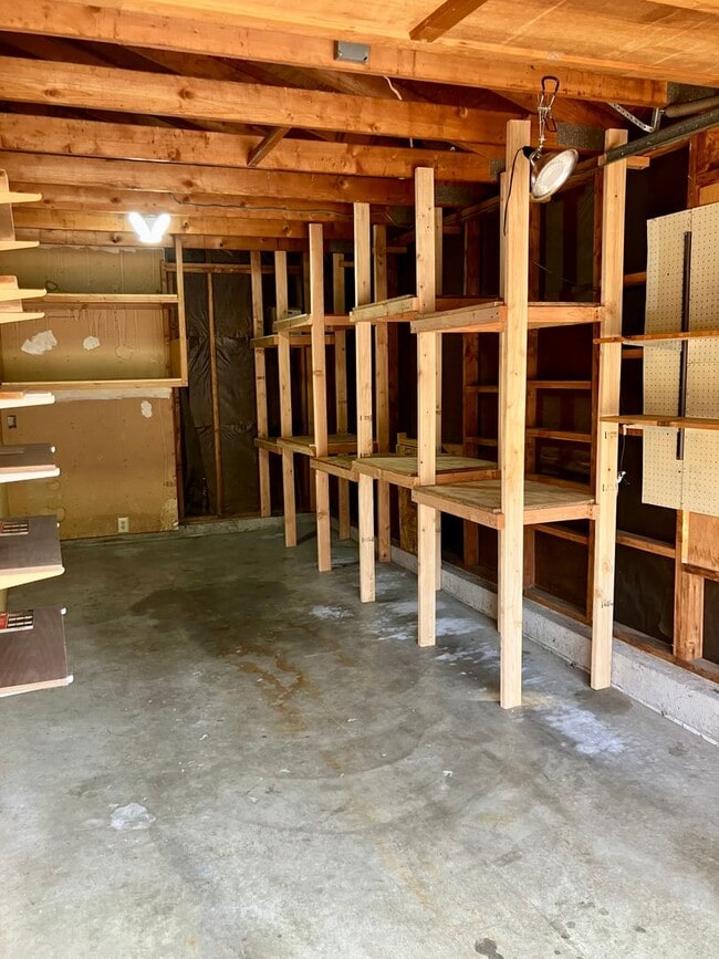Building Photo - Spacious 2-Bed, 1.5-Bath Home with Firepla...