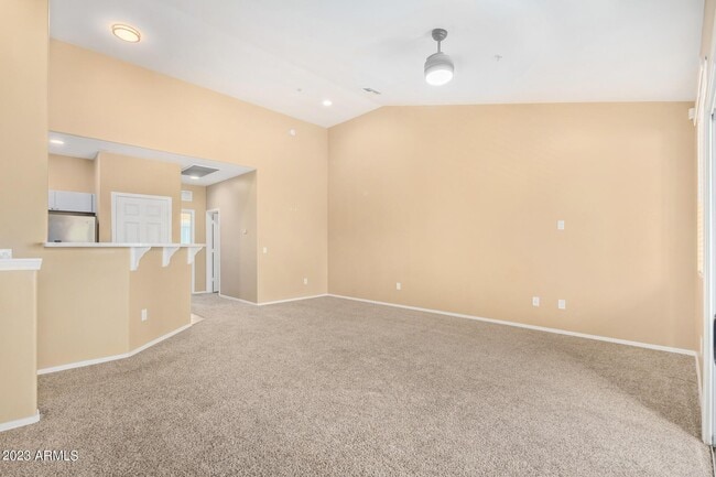 Building Photo - 2450 W Glenrosa Ave