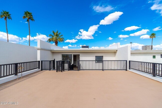 Building Photo - 7688 E Minnezona Ave
