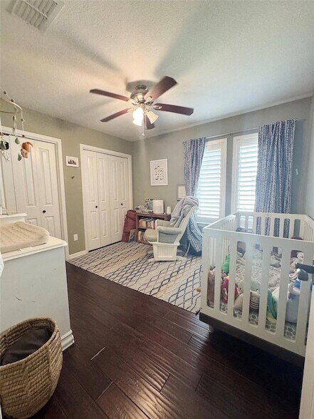 Building Photo - 4803 Woodside Dr