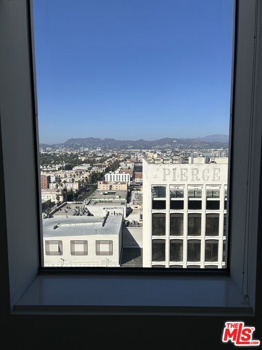 Building Photo - 3810 Wilshire Blvd