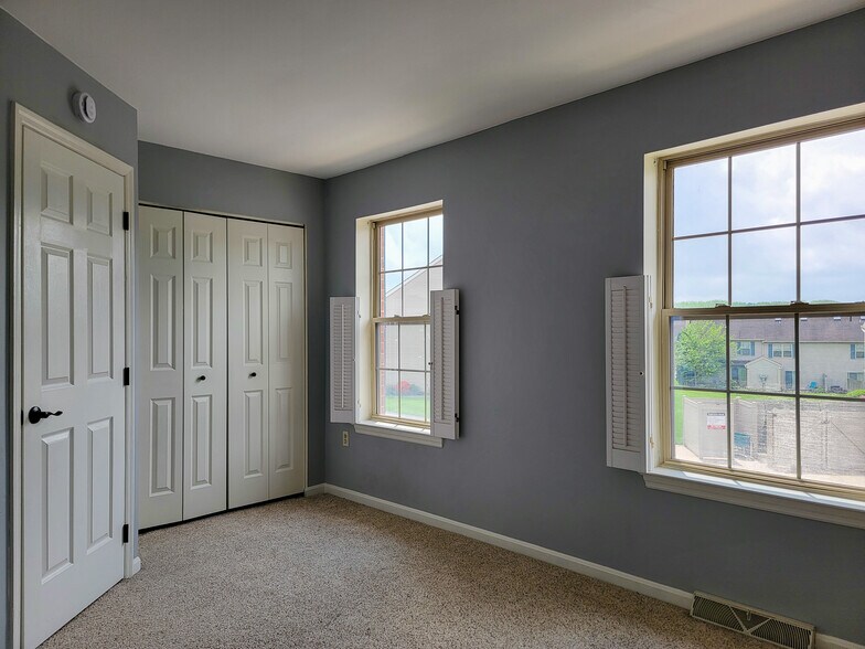 Building Photo - 358 Meetinghouse Ln