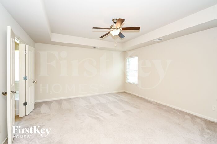 Building Photo - 136 Prominence Ct
