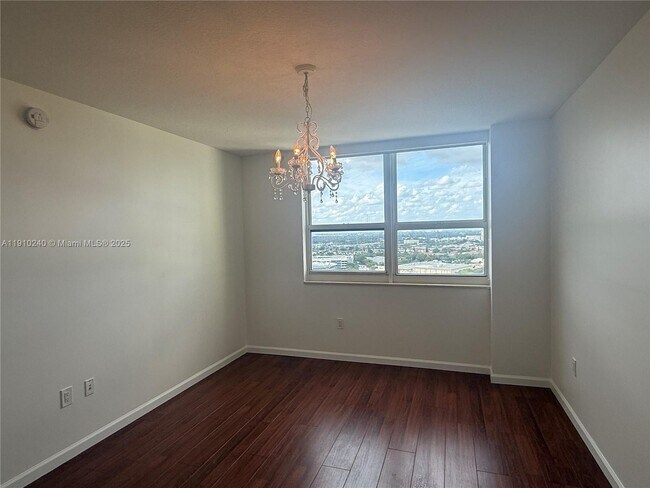 Building Photo - 19501 W Country Club Dr