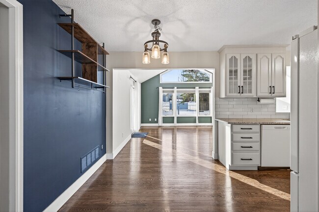 Building Photo - 15348 Drexel Way