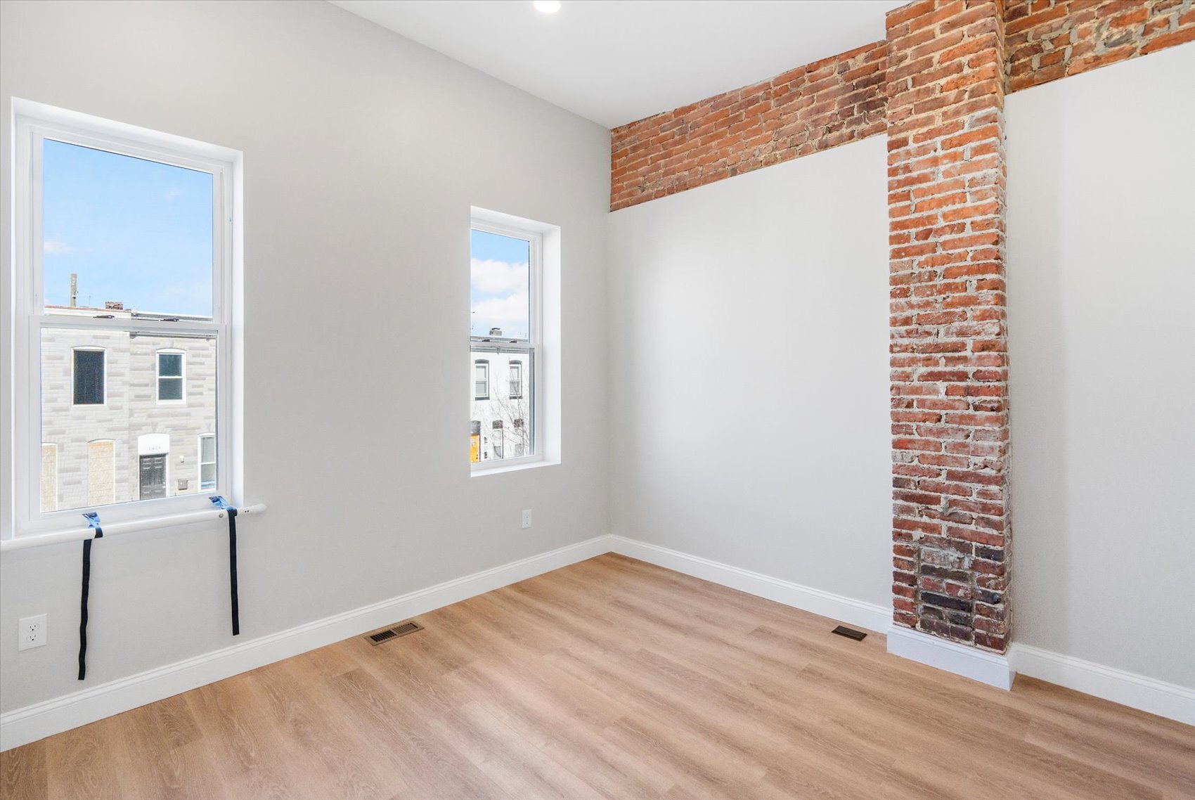 Building Photo - 1415 E Lanvale St