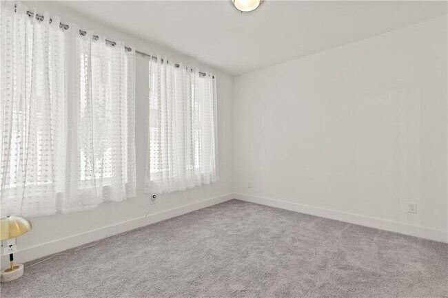 Building Photo - 1292 Chelsea Cir NW