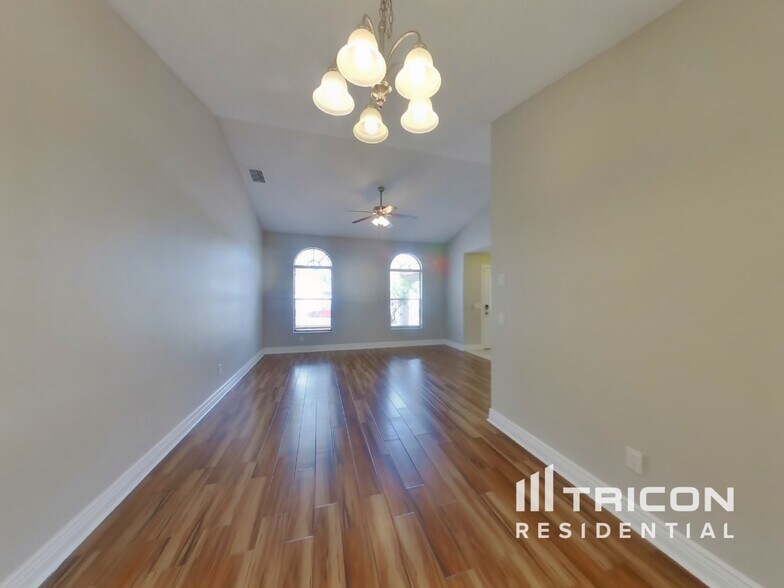 Building Photo - 8201 Golden Bear Loop