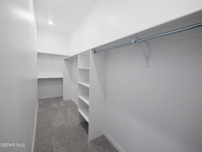 Building Photo - 913 Ada Ln