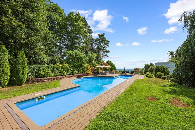 Building Photo - 130 Ferncliff Dr
