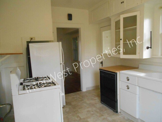 Building Photo - 2 Bedroom Home in the Alberta area with To...