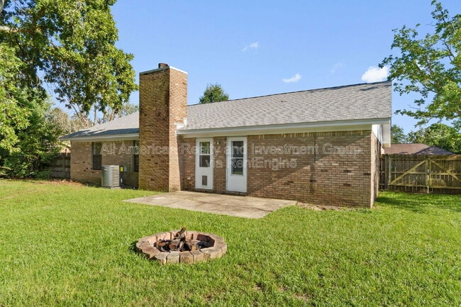 Building Photo - 502 Krest Dr